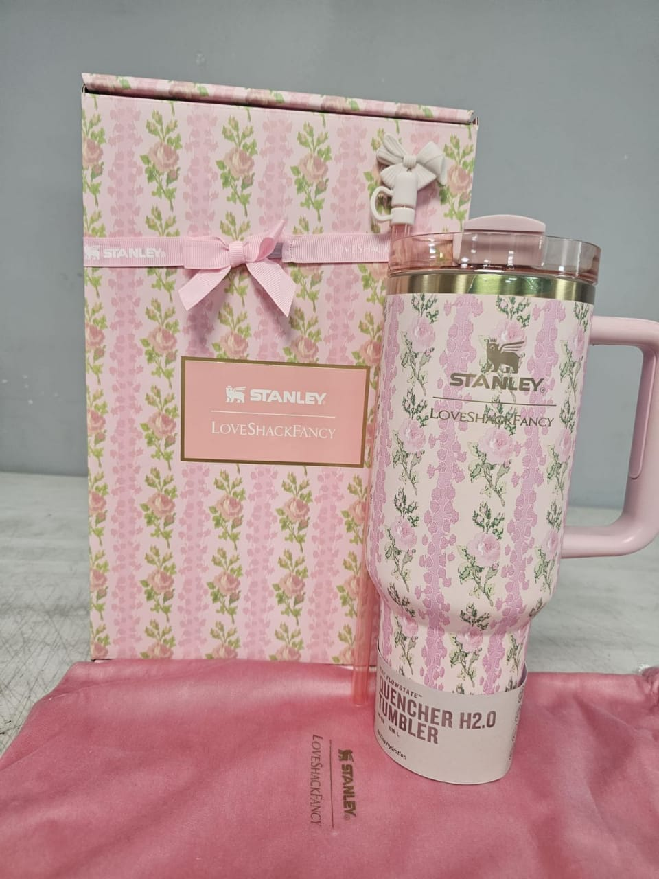 Stanley x LoveShackFancy Quencher H2.0 FlowState Tumbler – Pink Floral